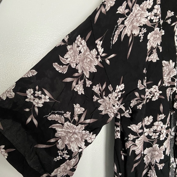 SPIRITUAL GANGSTER MAYA KIMONO ROBE WRAP - Picture 13 of 14